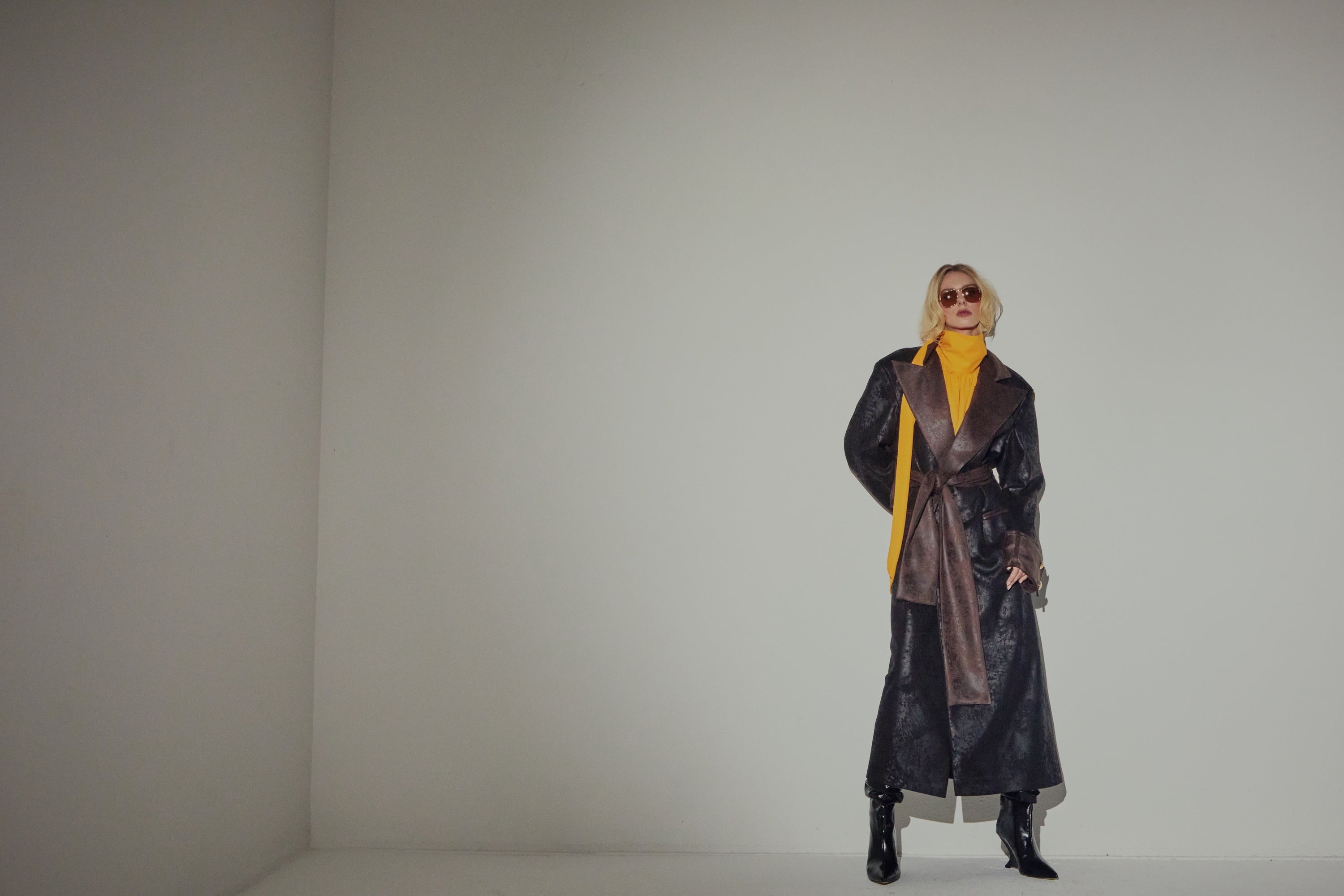 Cappotto Camoscio Lungo Nero e Marrone con Cintura