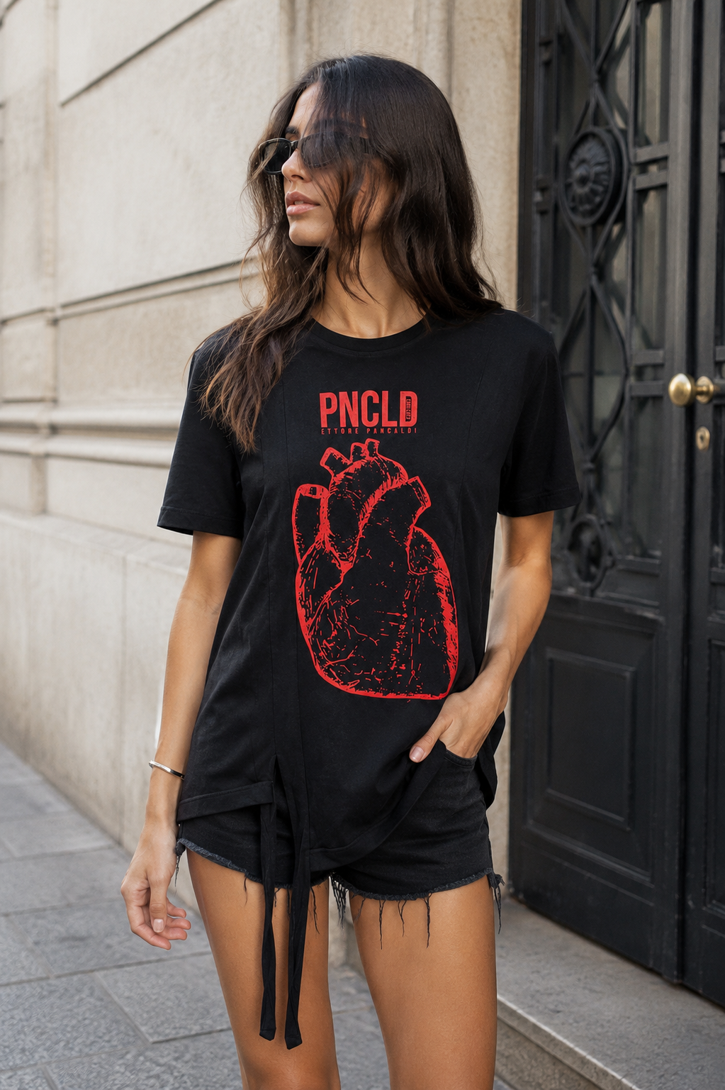 Shirt Nera con Laccio Heart