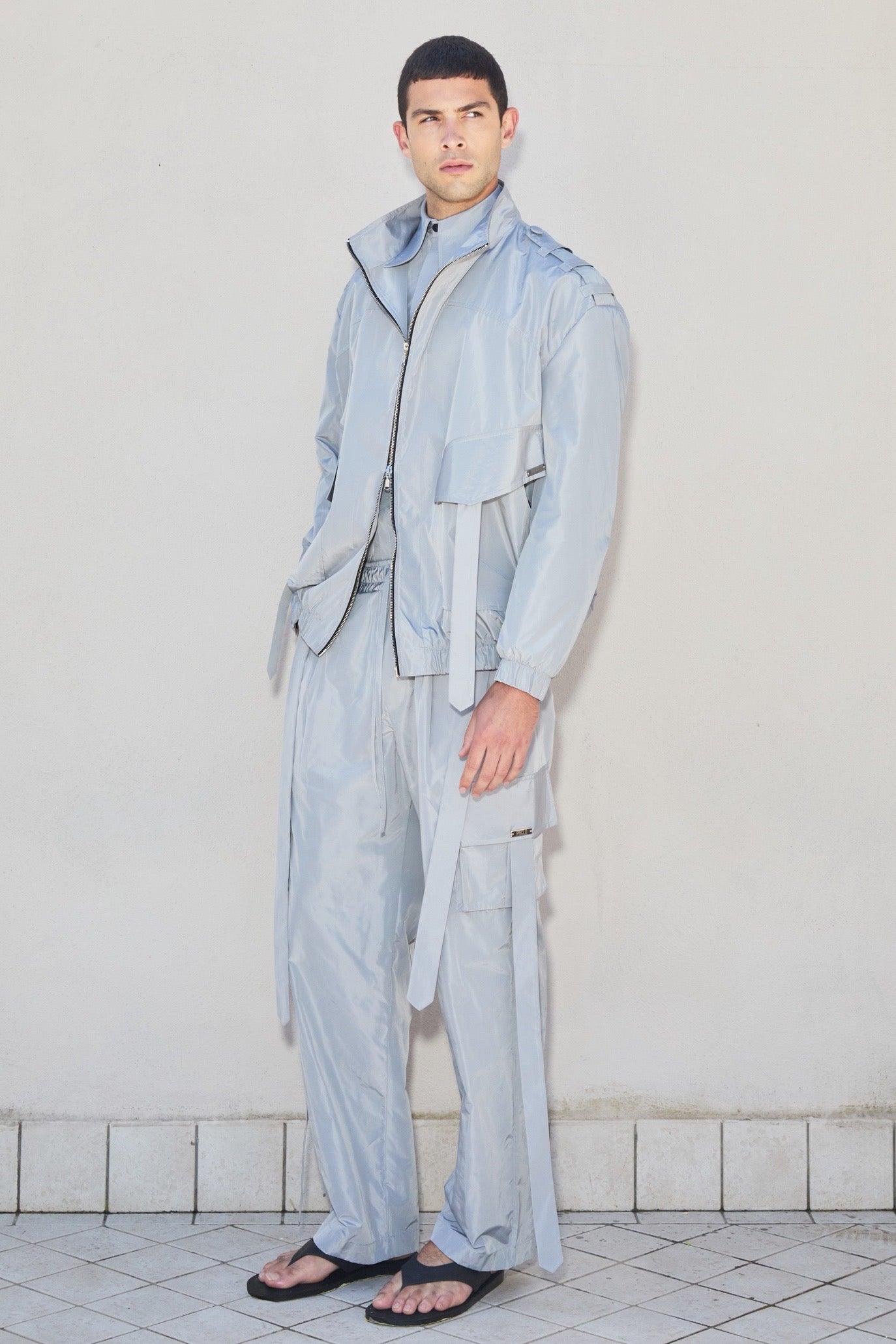 Bomberjacke aus grauem Nylon