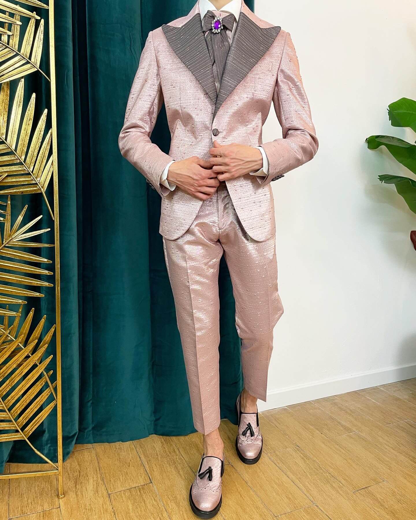 Abito Seta Rosa con Rever Lancia