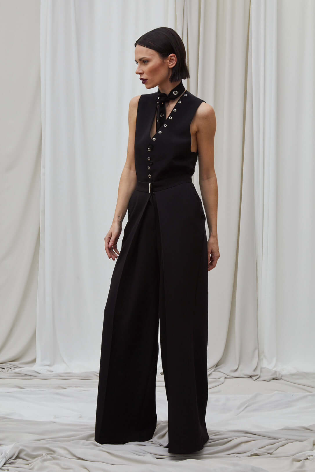 Pantalone Piegone  Ampio Nero  modella