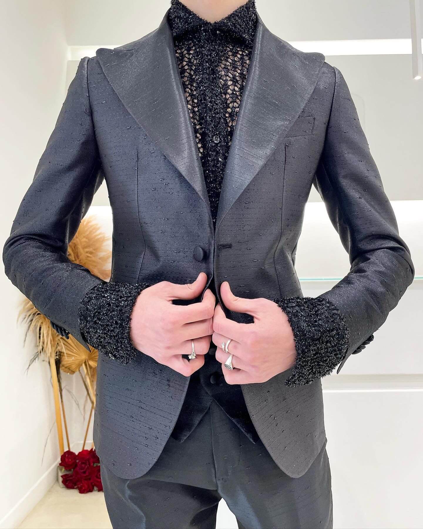 Abito Seta Nero con  Rever Lancia giacca