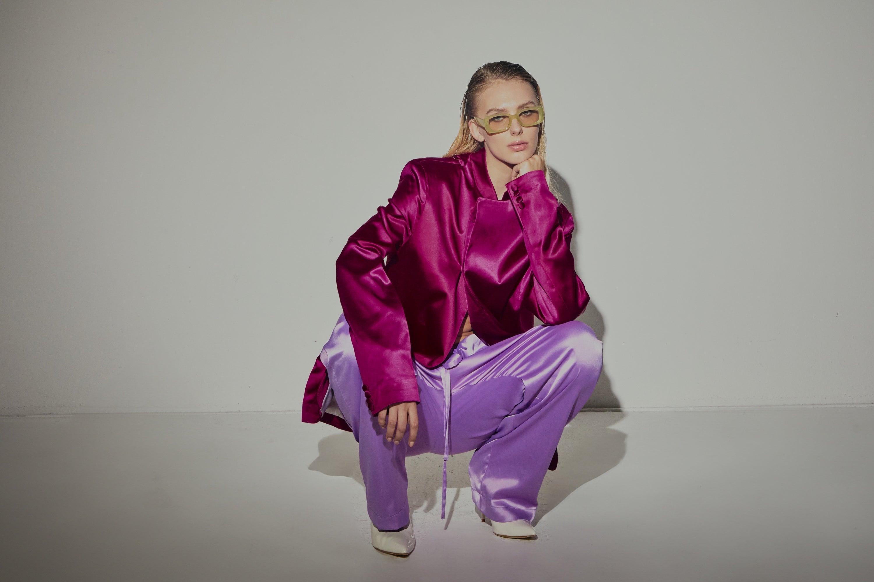 Giacca Coreana aus Magenta Satin