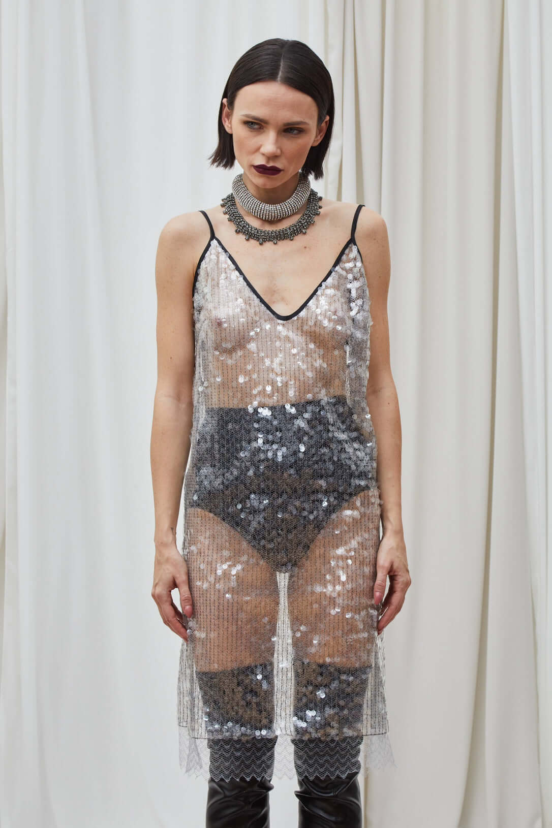 Vestido lencero corto de lentejuelas plateado – PNCLD