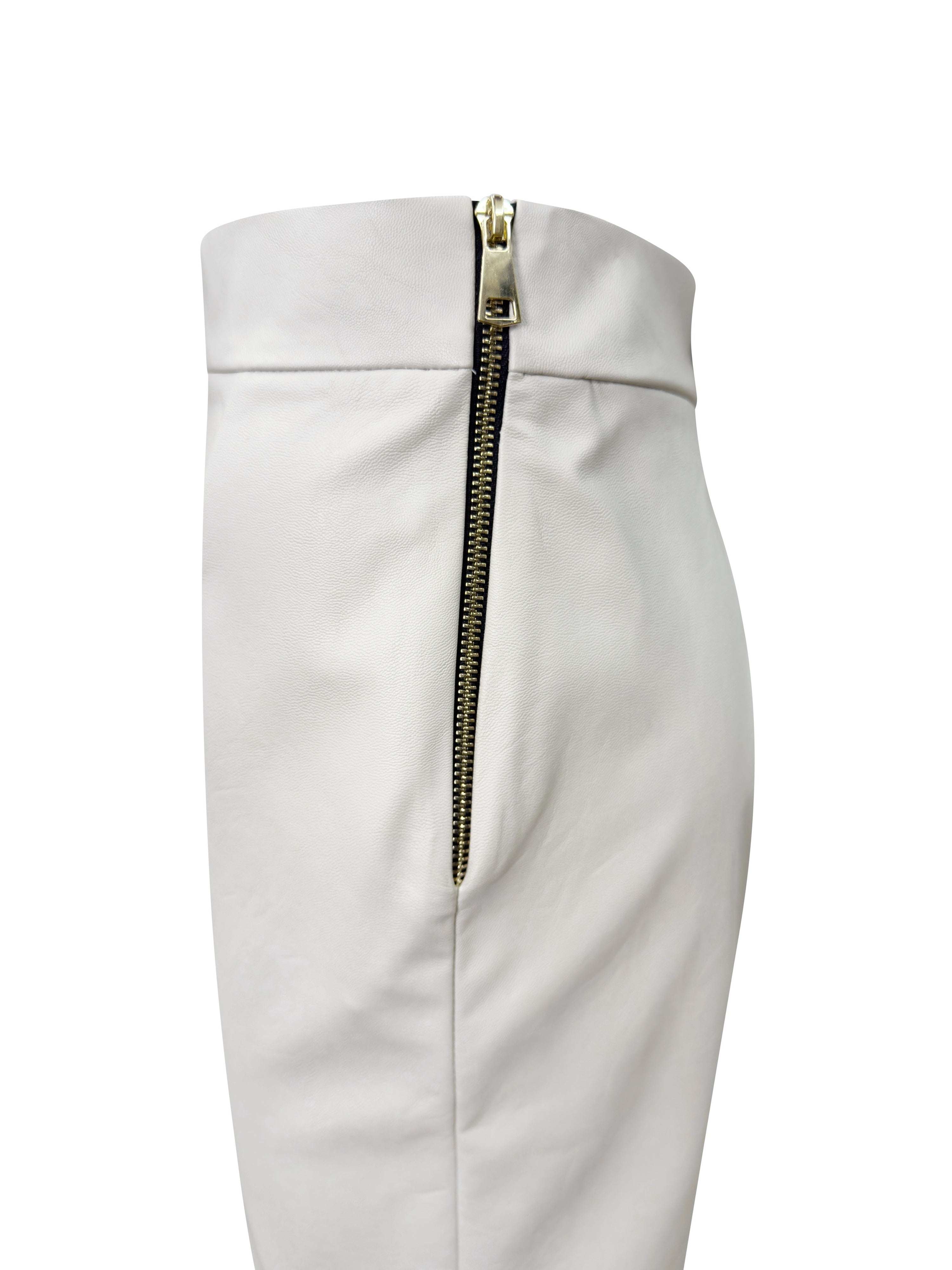 Gürtelrock aus weißem Kunstleder mit Reißverschluss