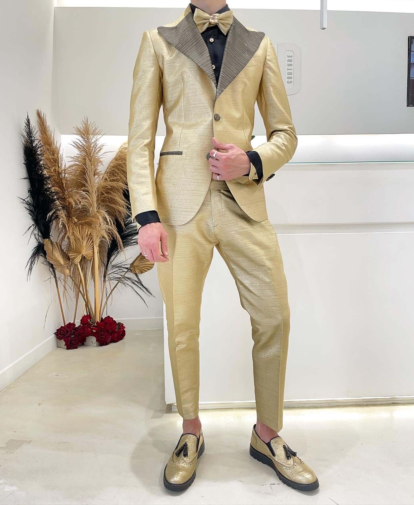 Abito Seta Oro con  Rever Lancia