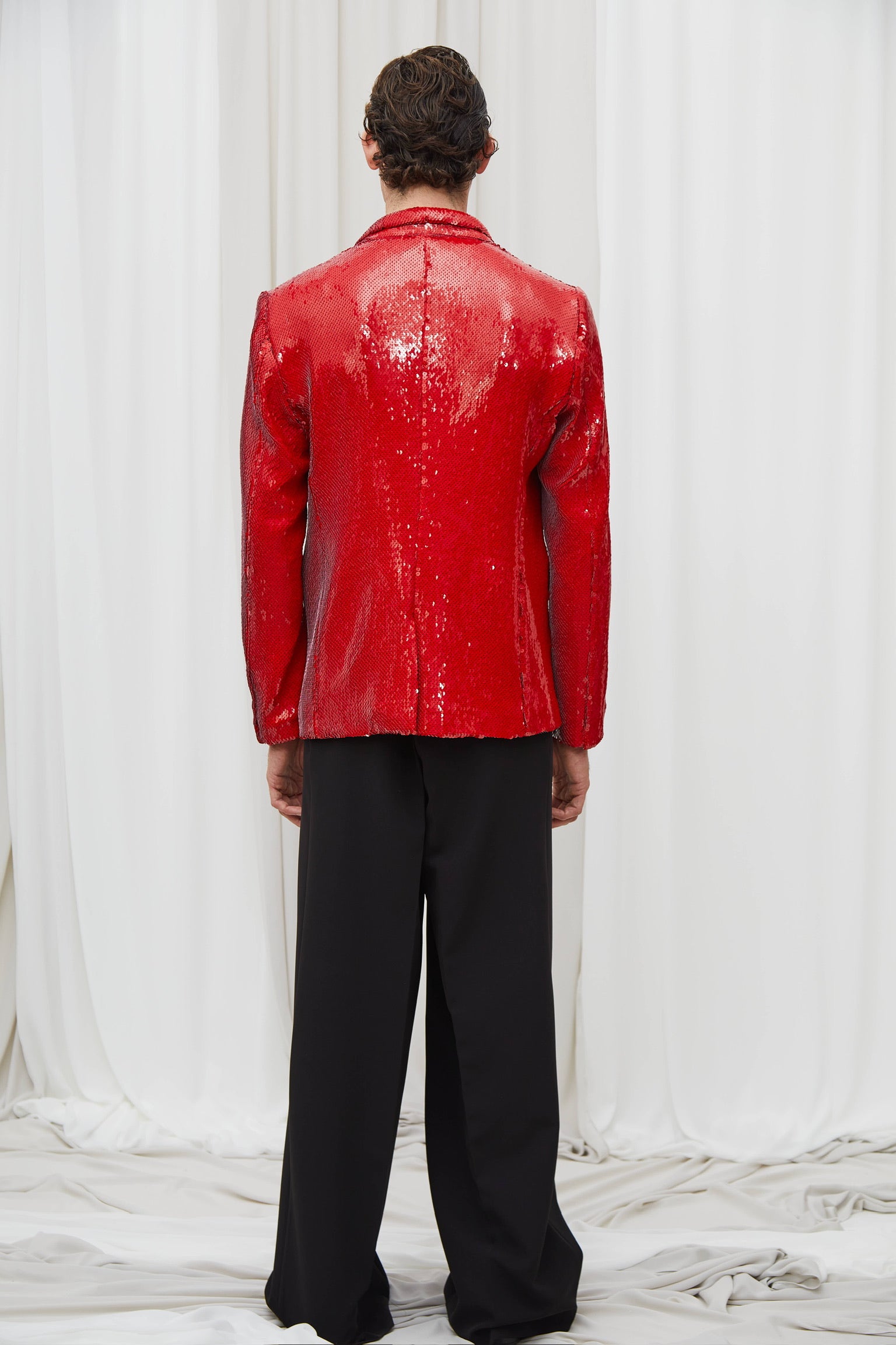 Veste rouge à double boutonnage à un bouton et à sequins