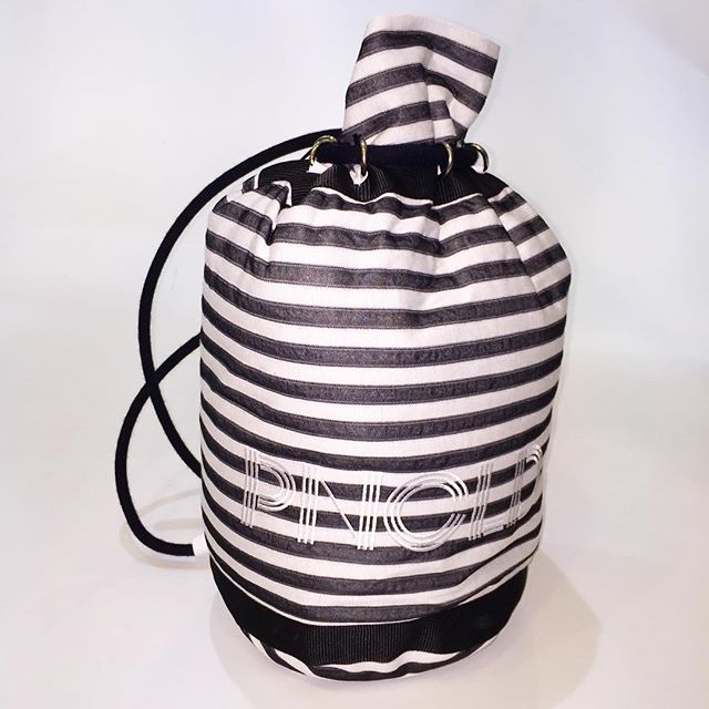 Sac en tissu rayé noir et blanc